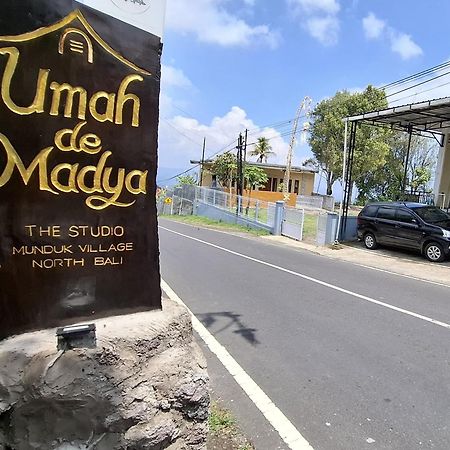 Umah De Madya & Rooftop De Madya Munduk  Exterior photo